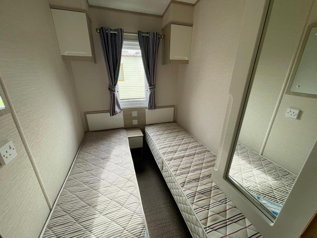 Pg177 Golden Palm Resort 8 Berth Caravan With Decking Chapel Saint Leonards Bagian luar foto