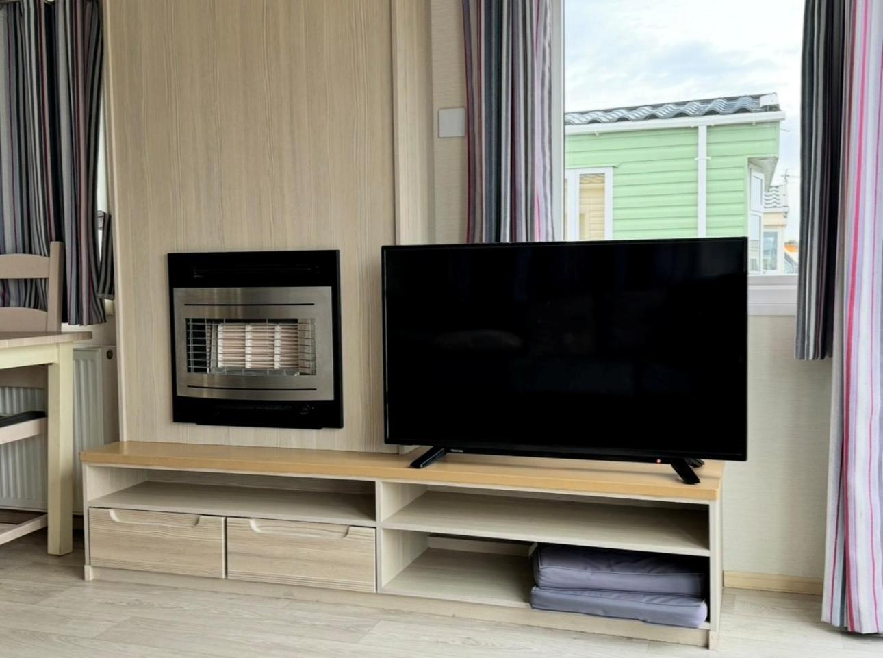 Pg177 Golden Palm Resort 8 Berth Caravan With Decking Chapel Saint Leonards Bagian luar foto
